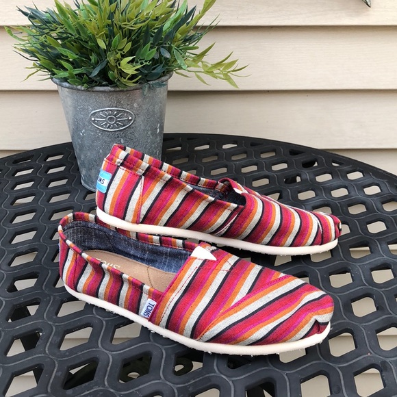 TOMS Shoes - TOMS Canvas Flats